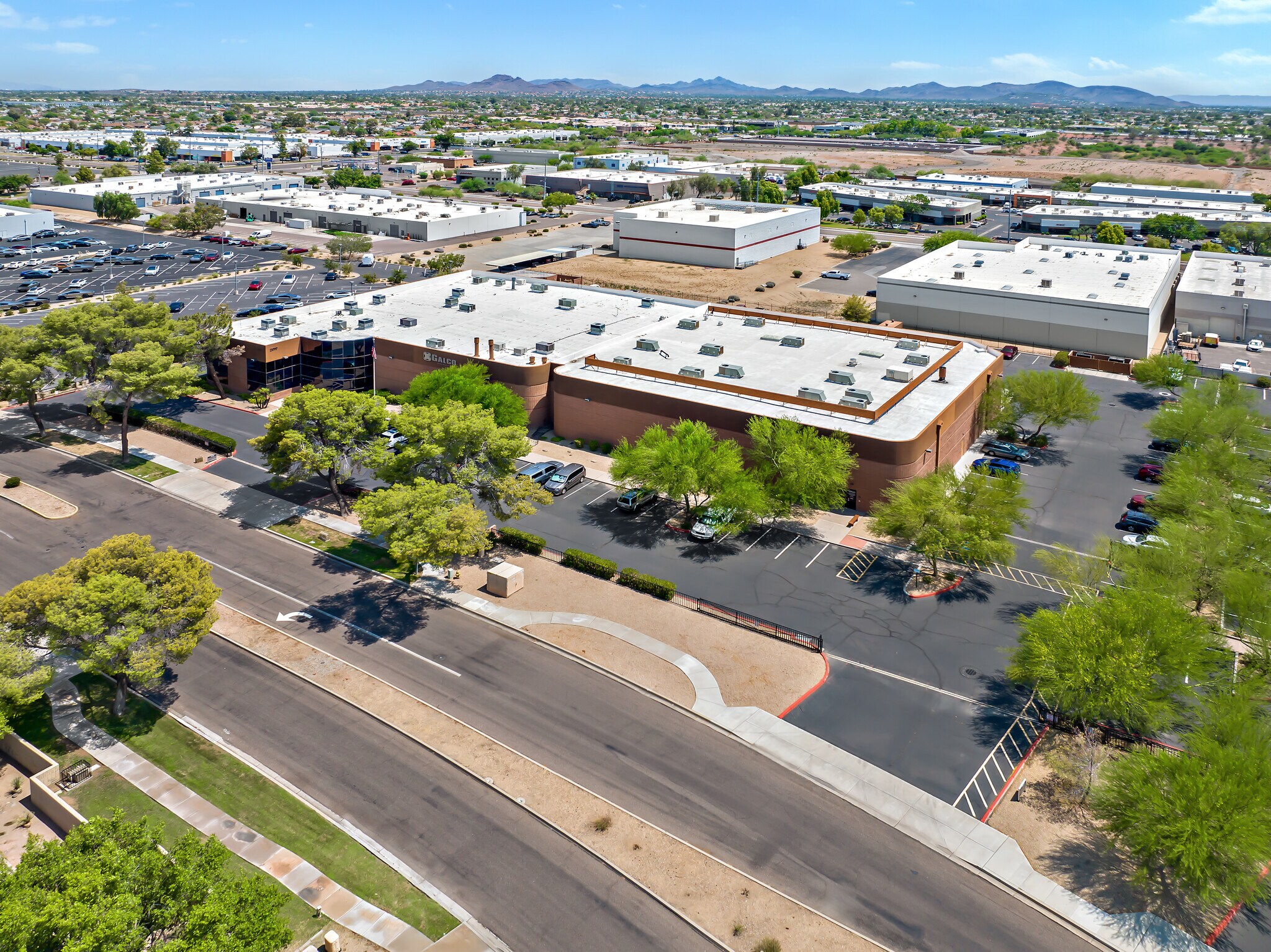 2019 W Quail Ave, Phoenix, AZ à louer Photo de l’immeuble– Image 1 sur 14