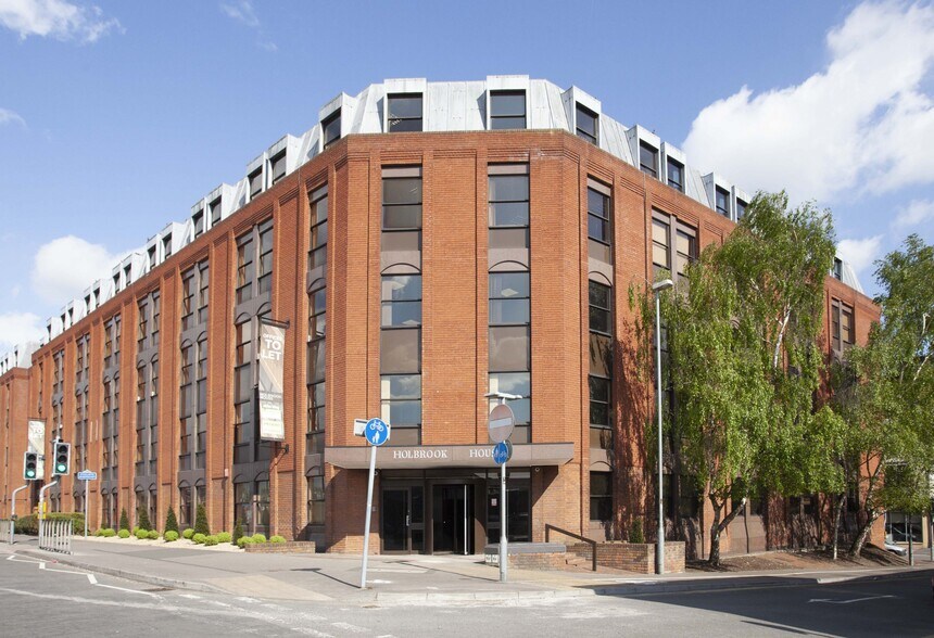 3 Station Rd, Swindon à louer - Photo de l’immeuble – Image 1 sur 5