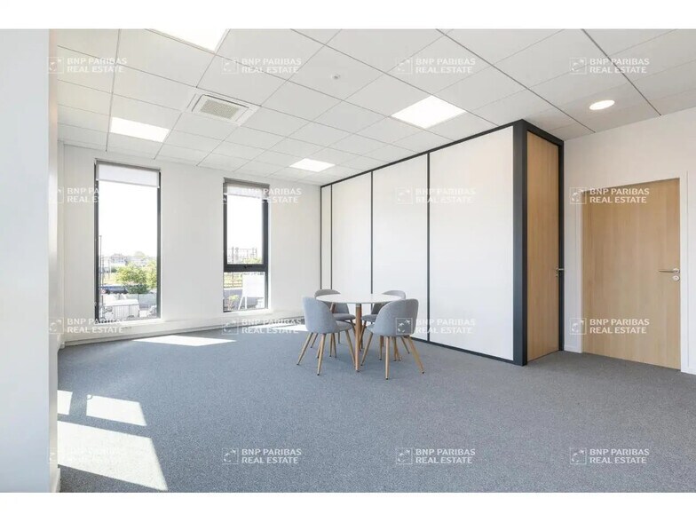 51 Bis Rue Du Commandant Rolland, Le Bourget à louer - Photo de l’immeuble – Image 3 sur 7
