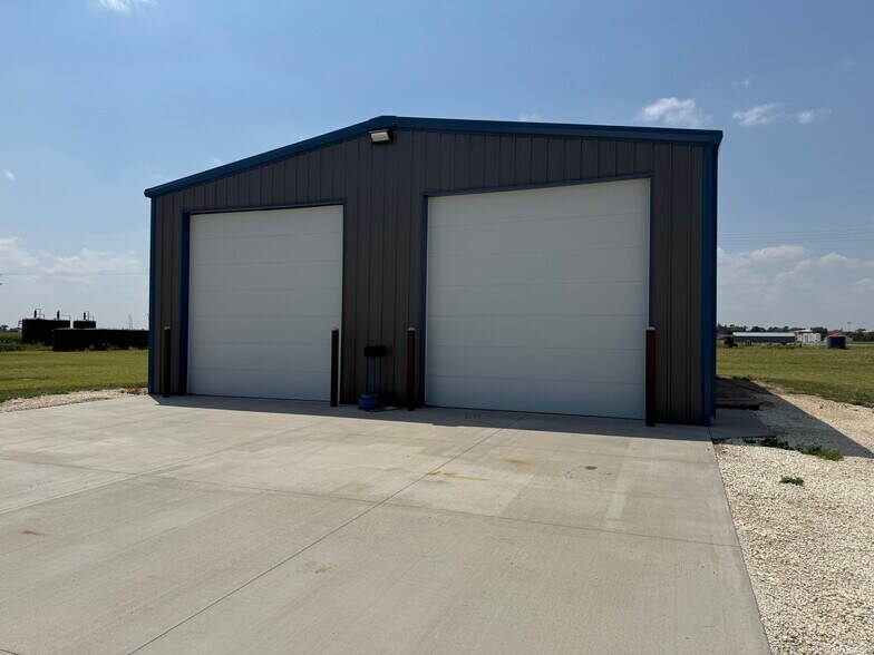 143 Industrial Cir, Dighton, KS à vendre - Photo de l’immeuble – Image 3 sur 10