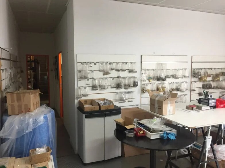 Local d’activités dans Vitrolles à louer - Photo intérieure – Image 2 sur 4