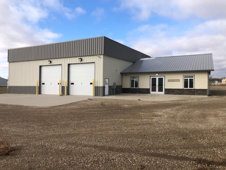 83 Carter st, Underwood, ND à vendre - Photo de l’immeuble – Image 1 sur 11