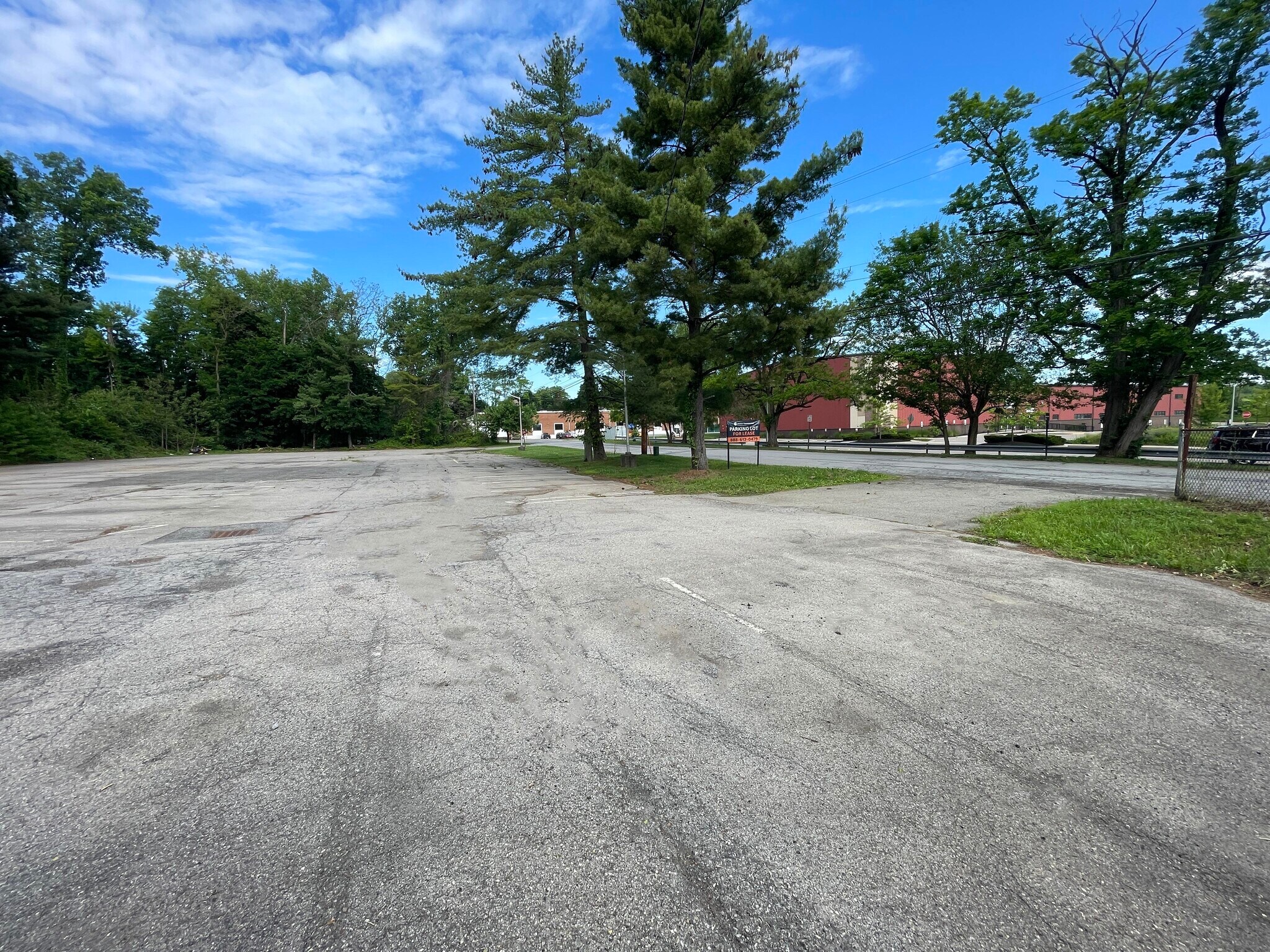 7 Neptune Rd, Poughkeepsie, NY à louer Photo principale– Image 1 sur 5
