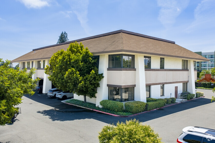 1021 S Wolfe Rd, Sunnyvale, CA à louer - Photo principale – Image 1 sur 6