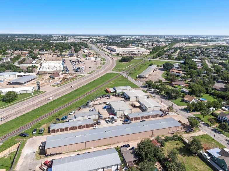 125 N 1st St, Hewitt, TX à louer - Photo de l’immeuble – Image 2 sur 6