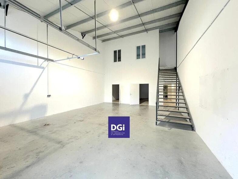 Local d’activités dans Nîmes à louer - Photo intérieure – Image 2 sur 5