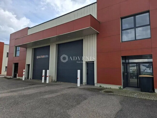 Plus de détails pour Local d'activités à louer
