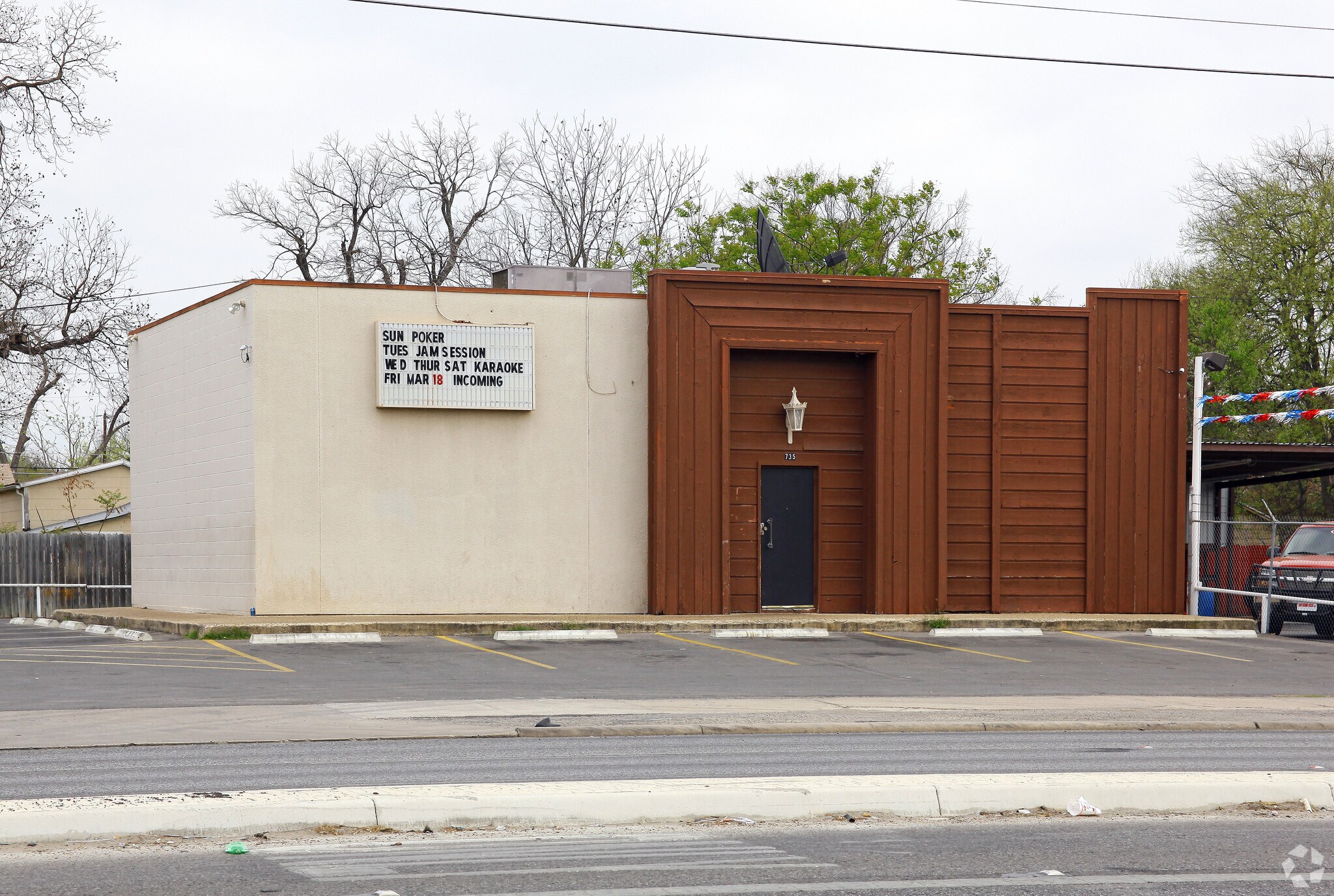 735 SE Military Dr, San Antonio, TX à vendre Photo principale– Image 1 sur 3