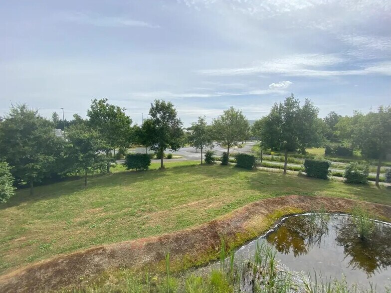 Bureau dans Carquefou à louer - Photo de l’immeuble – Image 3 sur 10