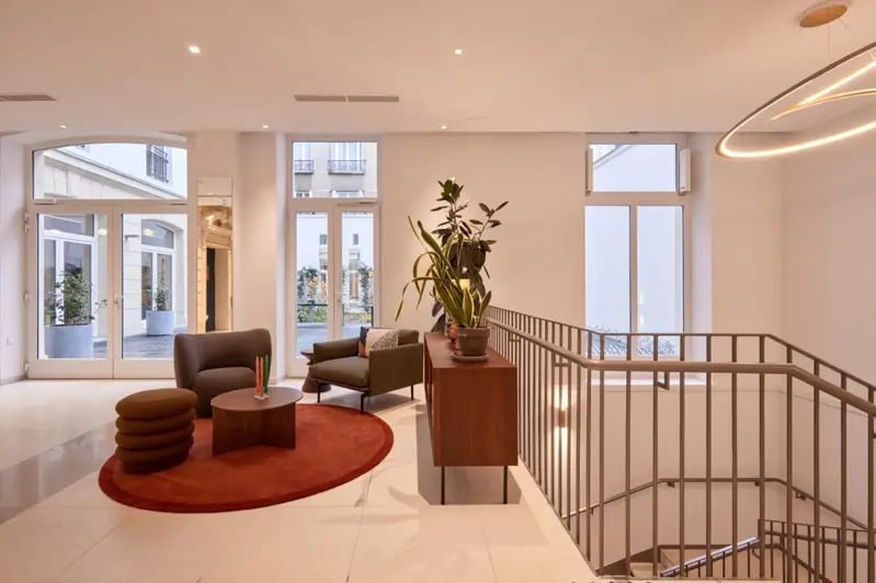 71 Rue De Miromesnil, Paris à louer Photo de l’immeuble– Image 1 sur 18