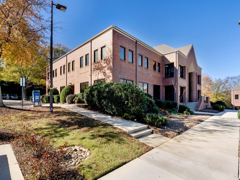 330 Pelham Rd, Greenville, SC à vendre - Photo de l’immeuble – Image 3 sur 20