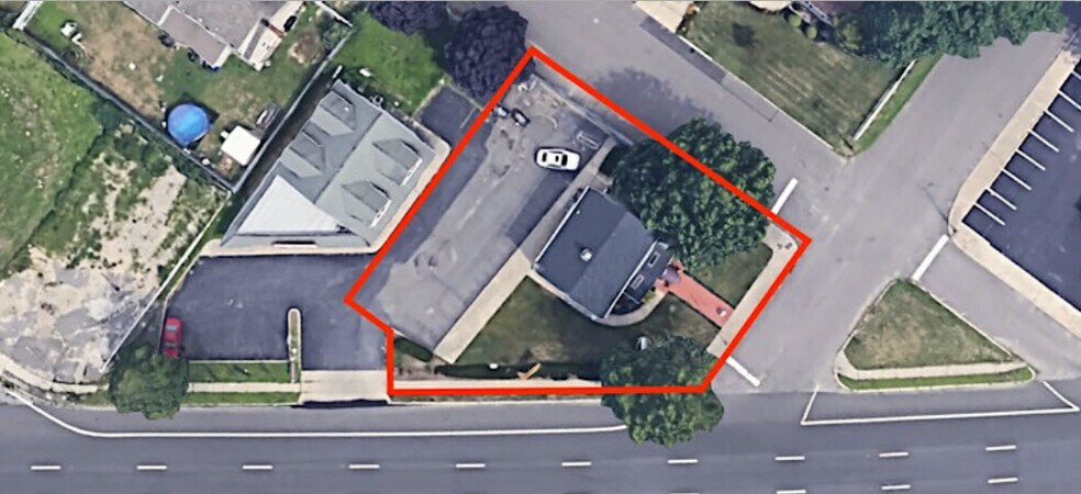 55 W Sunrise Hwy, Lindenhurst, NY à vendre - Photo de l’immeuble – Image 2 sur 7