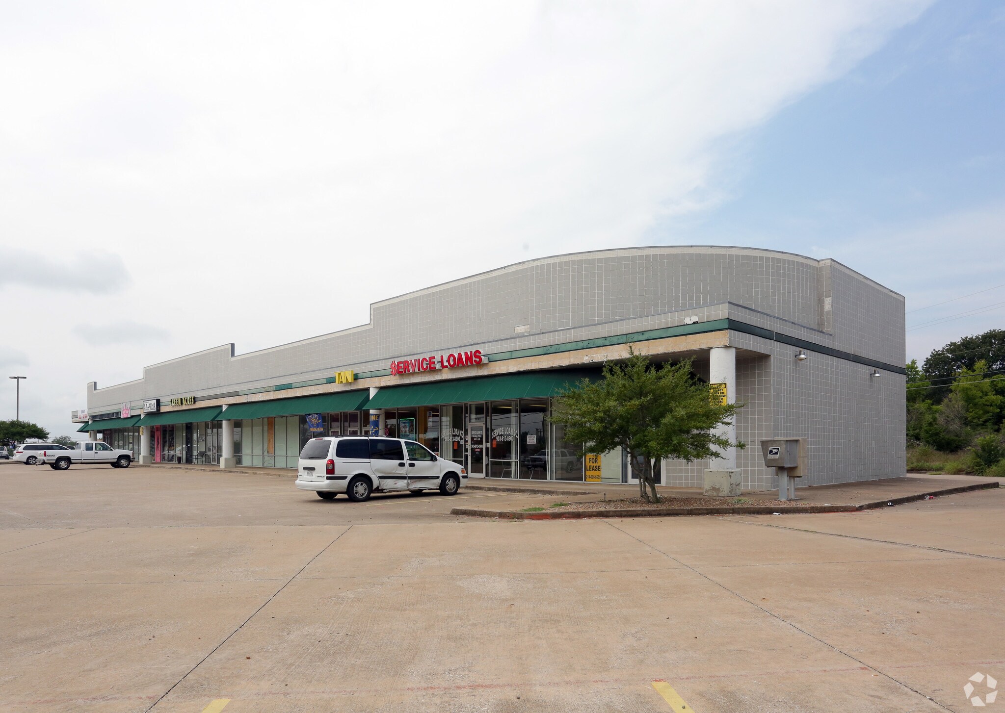 The Shops @ Taylor portefeuille de 3 biens à vendre sur LoopNet.fr Photo principale– Image 1 sur 4