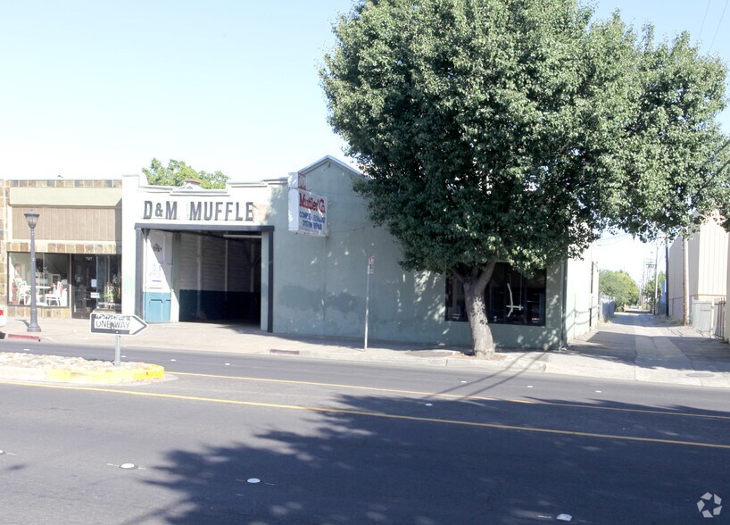 711 I St, Modesto, CA à vendre - Photo de l’immeuble – Image 3 sur 3