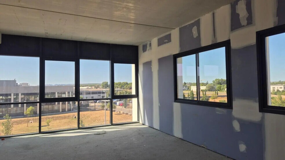 Bureau dans Avignon à vendre - Photo de l’immeuble – Image 3 sur 5