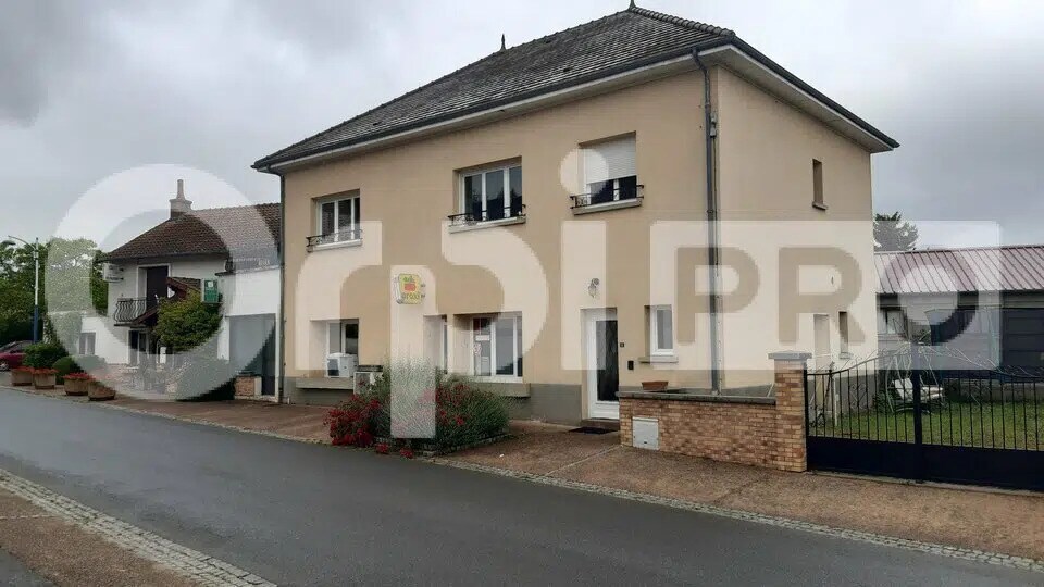 Local d'activités dans Mazirat à vendre - Photo de l’immeuble – Image 2 sur 8
