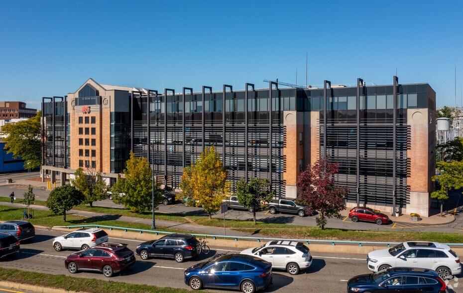 185 Alewife Brook Pky, Cambridge, MA à louer - Photo de l’immeuble – Image 2 sur 23