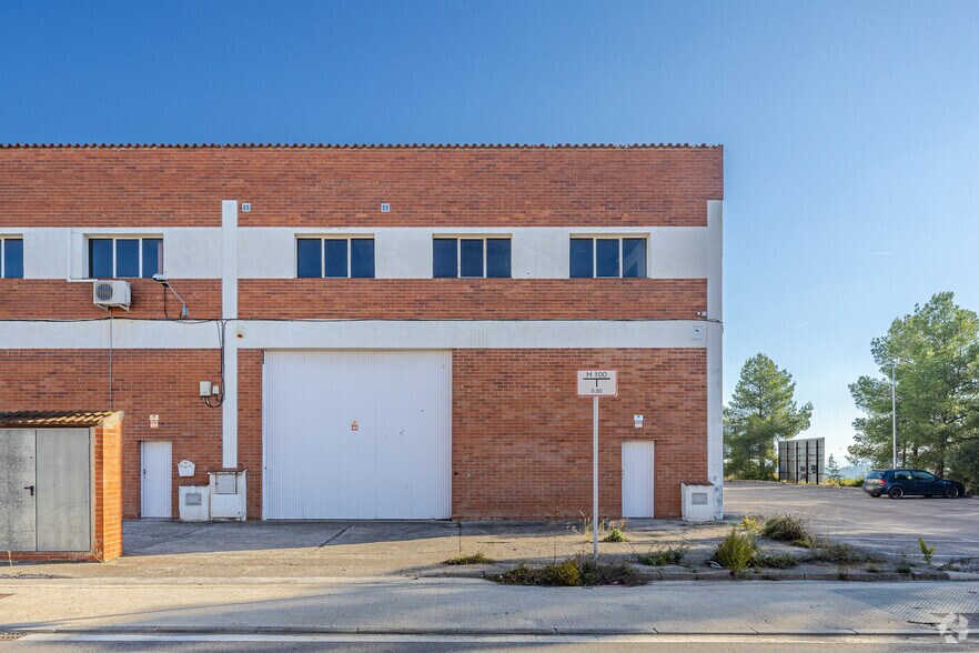 16 Carrer Marie Curie, Sant Esteve Sesrovires, Barcelona à vendre - Photo de l’immeuble – Image 2 sur 4