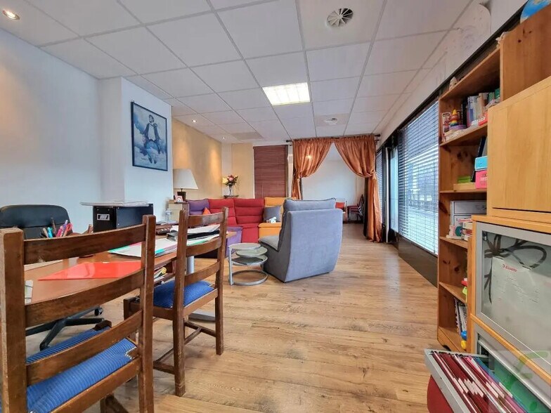 Bureau dans Grésy-sur-Aix à vendre - Photo intérieure – Image 2 sur 10