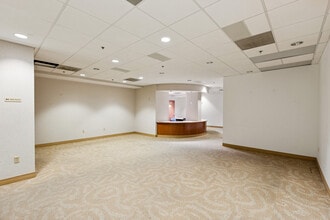 12855 N 40 Dr, Saint Louis, MO à louer Photo intérieure– Image 2 sur 12