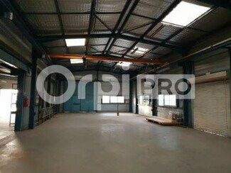 Plus de détails pour Local d'activités à louer