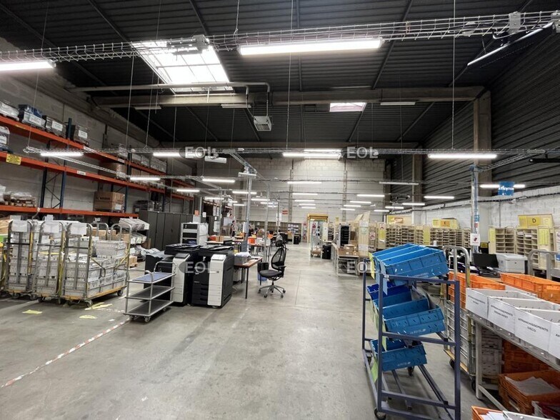 Industriel/Logistique dans Buc à louer - Photo intérieure – Image 3 sur 8