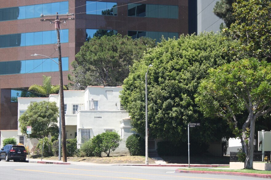 1220 Veteran Ave, Los Angeles, CA à vendre - Photo de l’immeuble – Image 2 sur 8