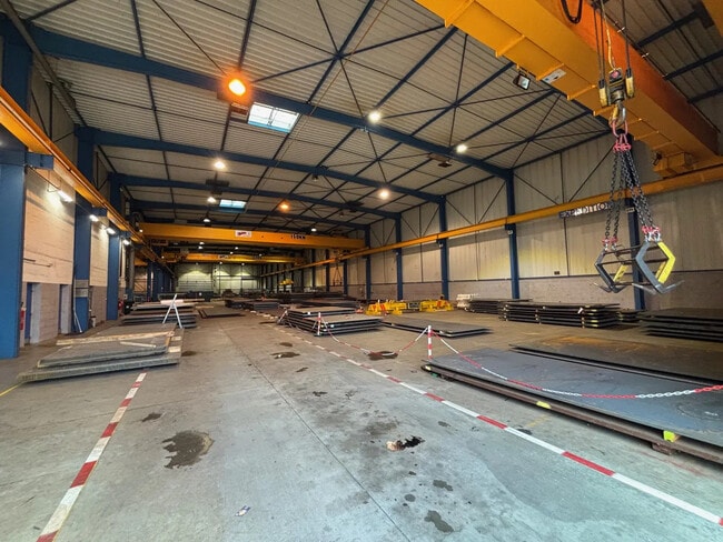 Plus de détails pour Local d'activités à louer