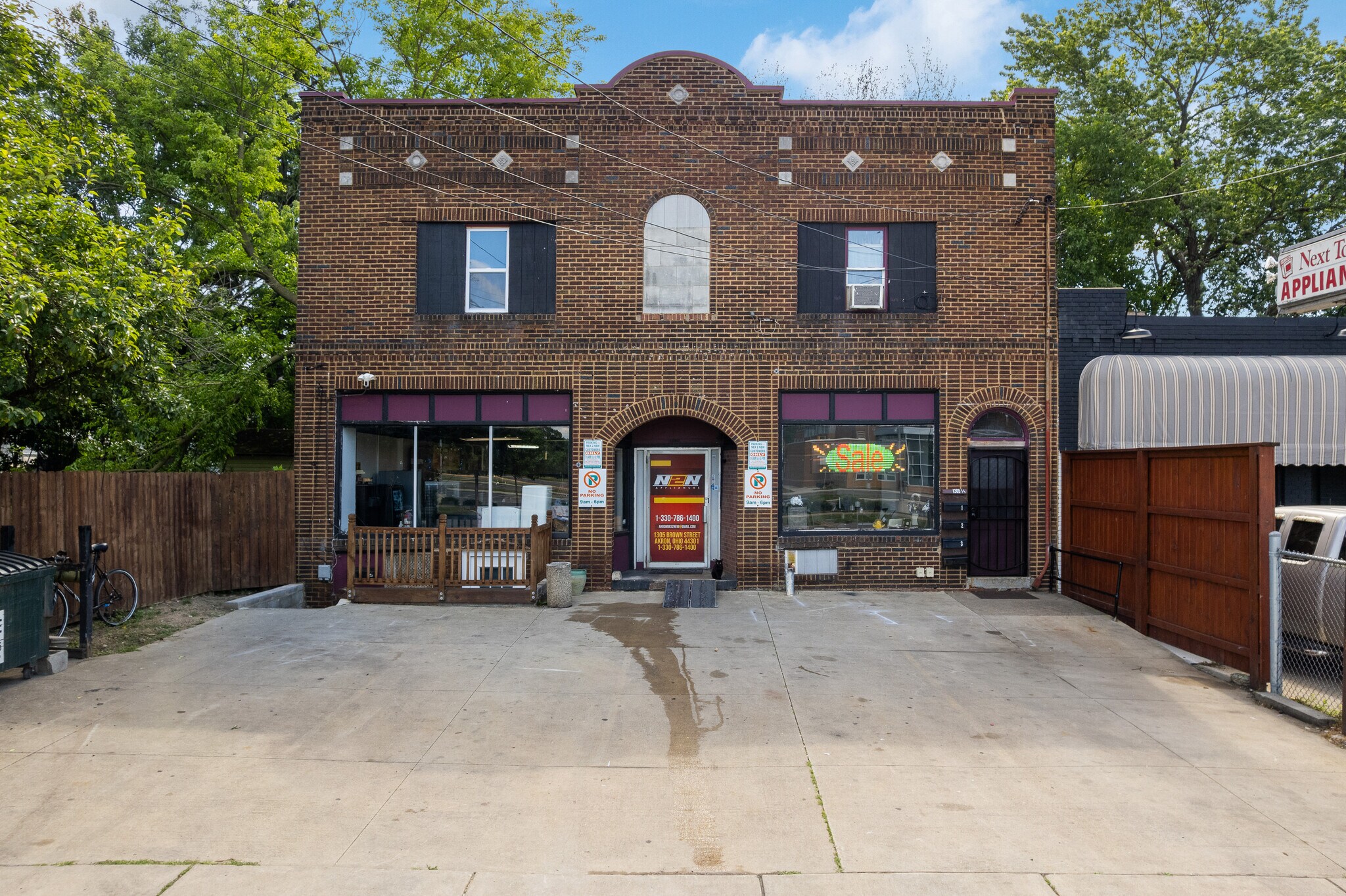1305 Brown St, Akron, OH à vendre Photo de l’immeuble– Image 1 sur 31
