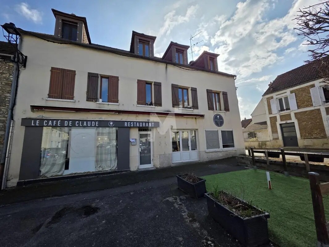 Local commercial dans Vert-le-Petit à louer Photo de l’immeuble– Image 1 sur 10