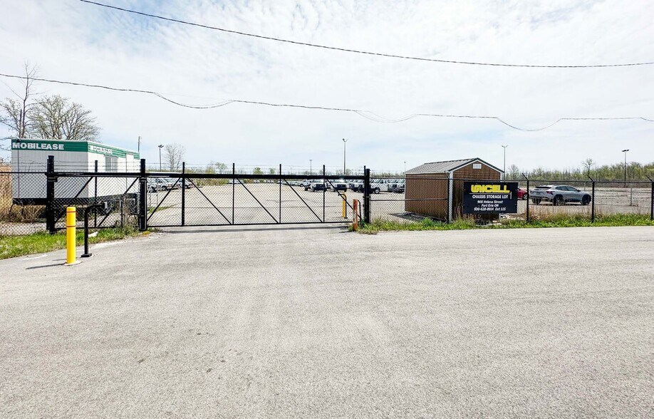 900 Helena St, Fort Erie, ON à louer - Photo de l’immeuble – Image 2 sur 15