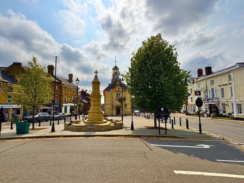 Market Pl, Brackley à louer - Photo de l’immeuble – Image 3 sur 8