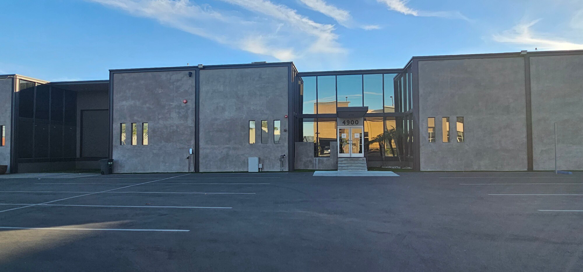 4900 W 147th St, Hawthorne, CA à louer Photo principale– Image 1 sur 13