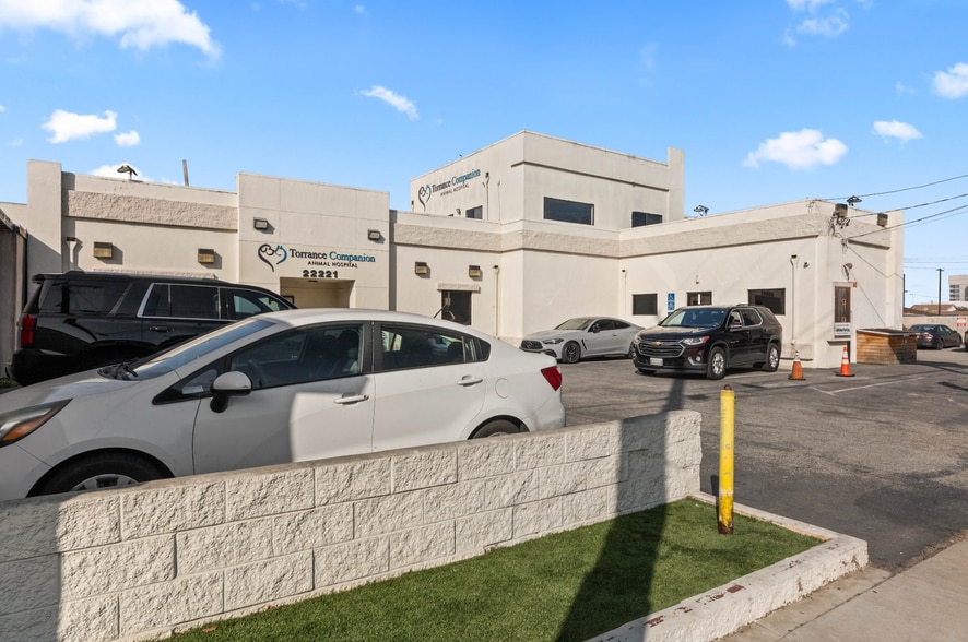 22221 S Vermont Ave, Torrance, CA à vendre - Photo de l’immeuble – Image 2 sur 9