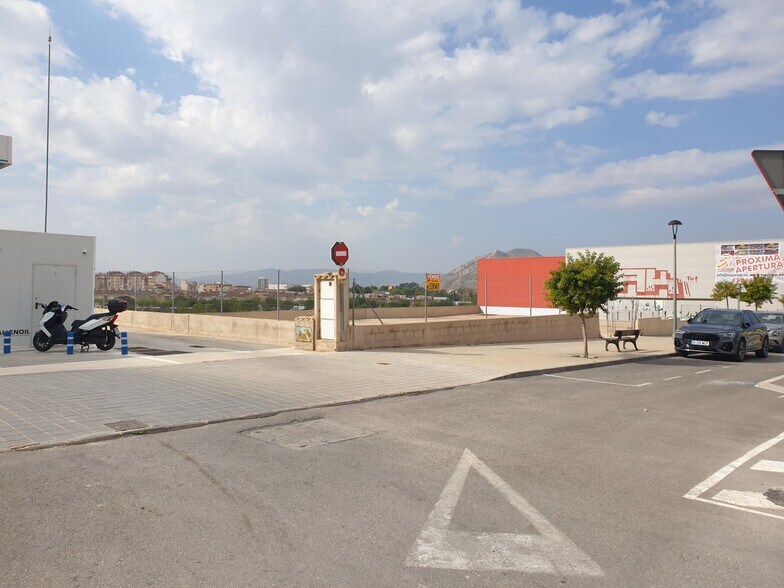 Terrain dans Petrer, Alicante à vendre - Photo de l’immeuble – Image 3 sur 11