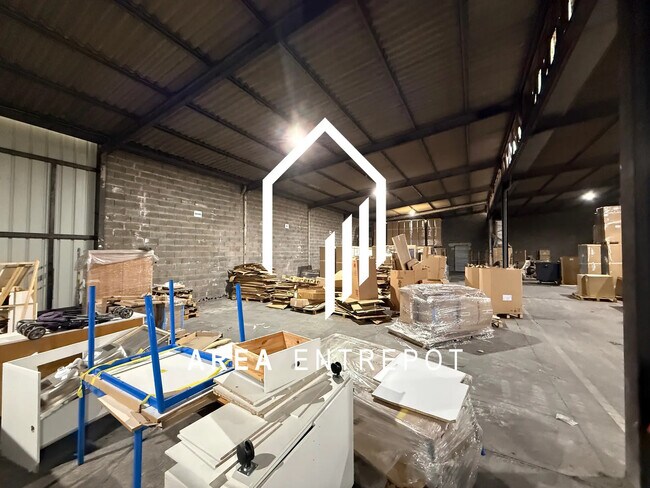 Plus de détails pour Industriel/Logistique à louer