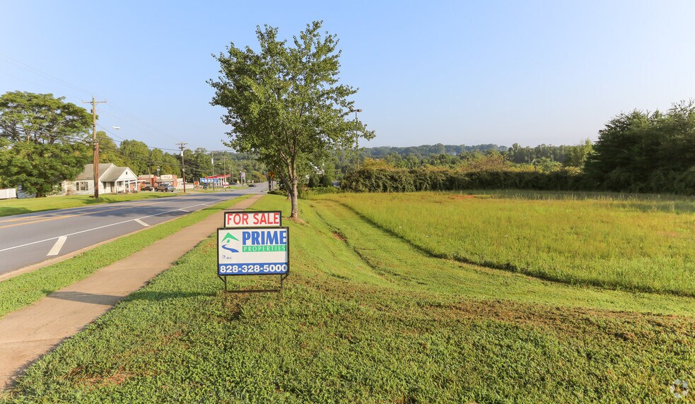3100 N Oxford St, Claremont, NC à vendre - Photo de l’immeuble – Image 3 sur 5