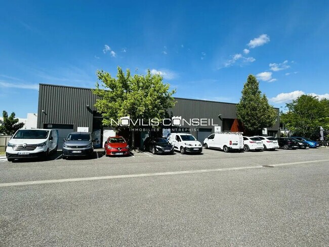 Plus de détails pour Local d'activités à louer