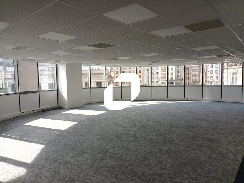 Bureau dans Lille à louer - Photo de l’immeuble – Image 1 sur 7