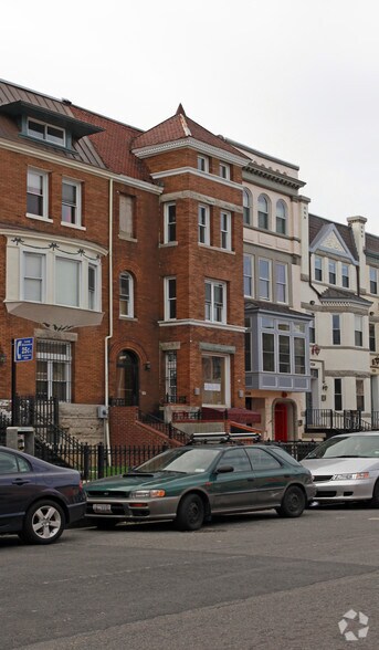 1326 Park Rd NW, Washington, DC à louer - Photo de l’immeuble – Image 2 sur 2