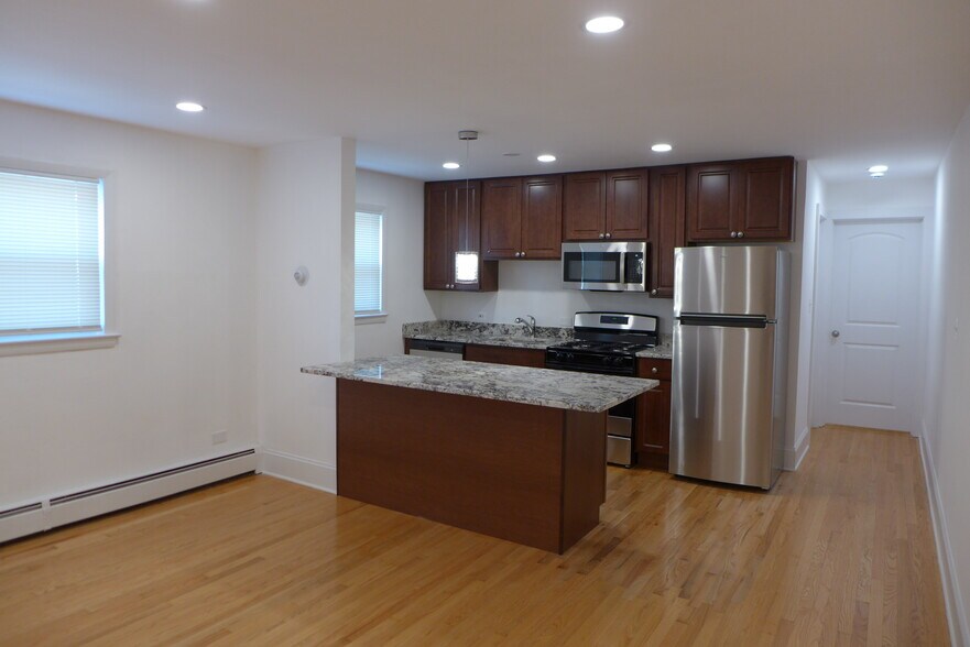 1214 Marengo Ave, Forest Park, IL à vendre - Photo de l’immeuble – Image 2 sur 3