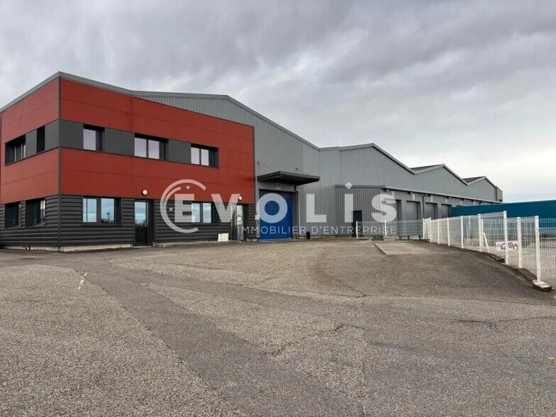 8 Avenue De L'Industrie, Corbas à louer - Photo de l’immeuble – Image 2 sur 9