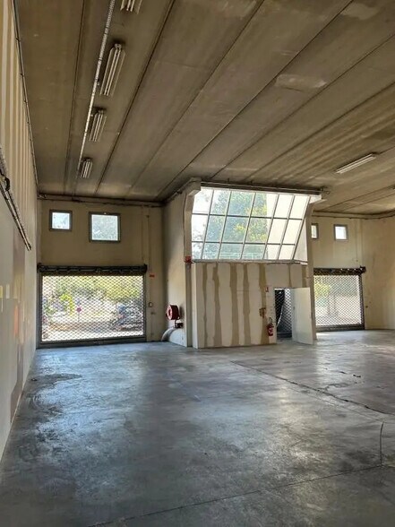 Local commercial dans Aubagne à louer - Photo intérieure – Image 2 sur 6