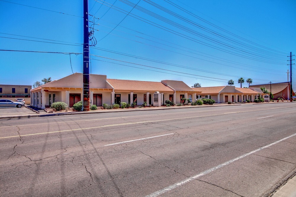 925 N Stapley Dr, Mesa, AZ à louer Photo de l’immeuble– Image 1 sur 11