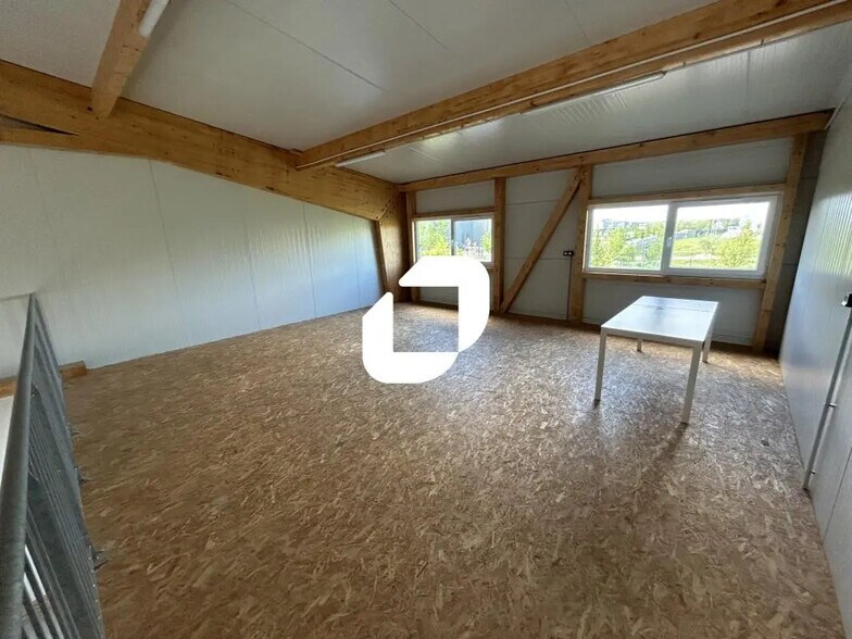 Bureau dans Combs-la-Ville à louer - Photo de l’immeuble – Image 3 sur 14