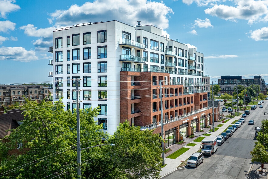 2475 Old Bronte Rd, Oakville, ON à louer - Photo de l’immeuble – Image 2 sur 32