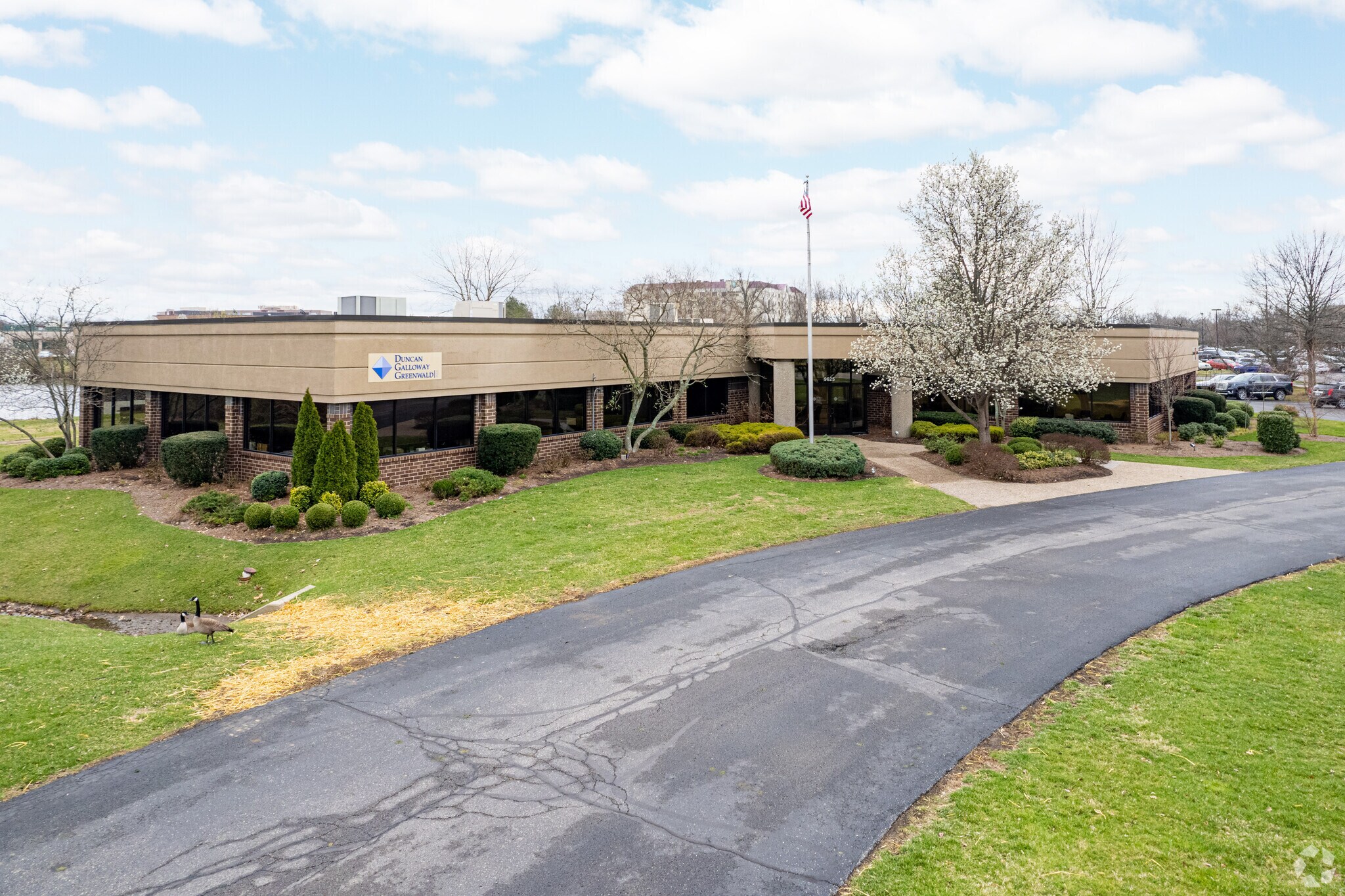 9625-9627 Ormsby Station Rd, Louisville, KY à vendre Photo principale– Image 1 sur 6