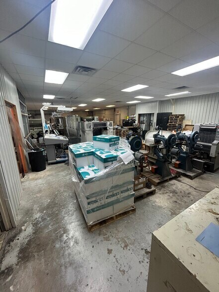 205 N Mantor Ave, Titusville, FL à vendre - Photo intérieure – Image 3 sur 11