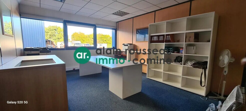 Bureau dans Écouflant à louer - Photo de l’immeuble – Image 1 sur 4
