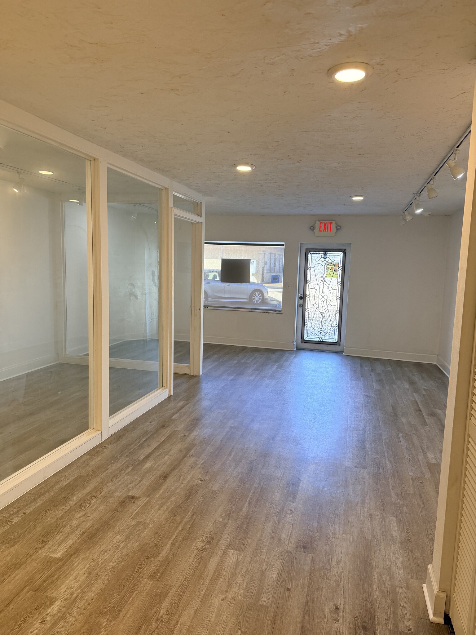 127 Tampa Ave E, Venice, FL à louer Photo intérieure– Image 1 sur 6
